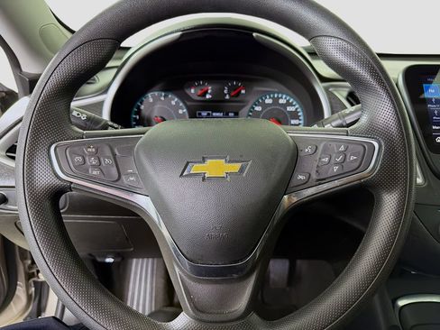 Used 2025 Chevrolet Malibu LT FWD image 14