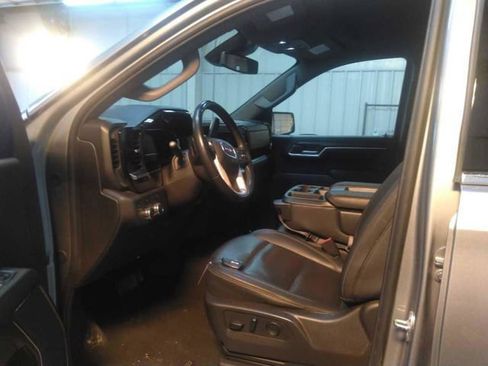 Used 2024 GMC Sierra 1500 SLT AWD/4WD image 3