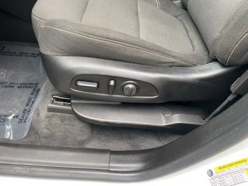 Used 2020 Chevrolet Traverse LT w/ LPO, Floor Liner Package image 9