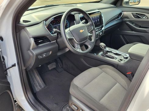 Used 2023 Chevrolet Traverse LT image 16