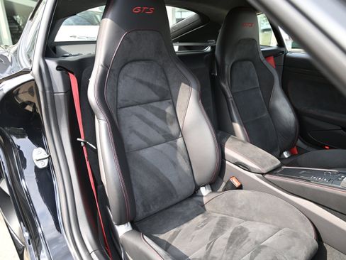 Used 2018 Porsche 718 Cayman GTS image 41