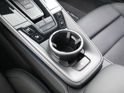 Certified 2025 Porsche 911 Carrera RWD image 22