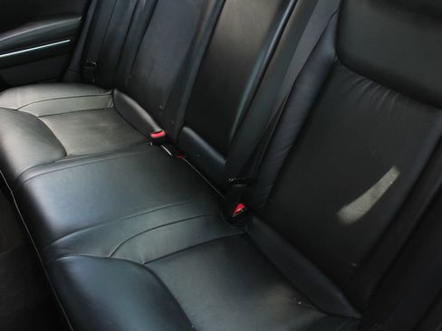 Used 2011 Chrysler 300 Limited RWD image 18