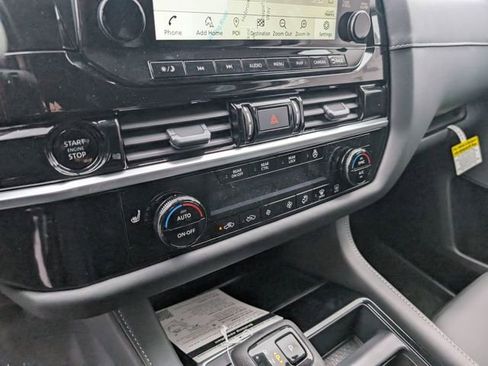 New 2025 Nissan Pathfinder SL w/ Black Appearance Package image 22