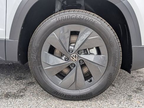 New 2026 Volkswagen Taos S FWD image 11