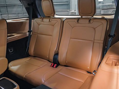 Used 2020 Lincoln Aviator Black Label Grand Touring w/ Class IV Trailer Tow Package image 40