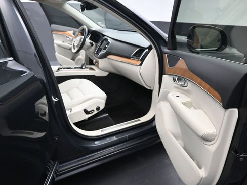 Used 2021 Volvo XC90 T8 Inscription Expression w/ Protection Package Premier image 14