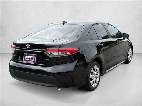 Used 2024 Toyota Corolla LE FWD image 5