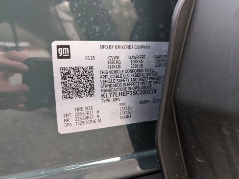 Used 2025 Chevrolet Trax LT w/ Driver Confidence Package image 32