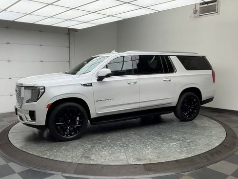 Certified 2023 GMC Yukon XL Denali AWD/4WD image 39