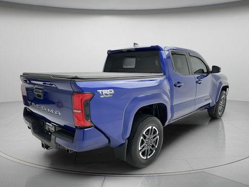 Used 2025 Toyota Tacoma TRD Sport w/ TRD Sport Upgrade Package AWD/4WD image 5