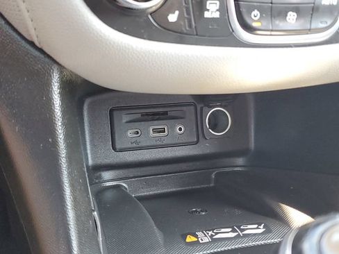 Used 2019 Chevrolet Equinox Premier AWD/4WD image 19