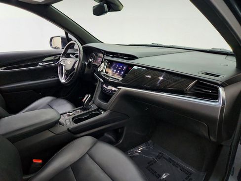Used 2020 Cadillac XT6 Premium Luxury w/ LPO, Floor Liner Package FWD image 28
