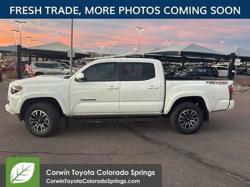 Used 2021 Toyota Tacoma TRD Sport w/ Technology Package image 5