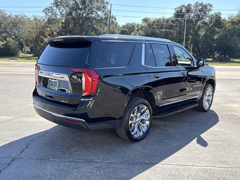 Used 2022 GMC Yukon SLT w/ SLT Premium Package image 5