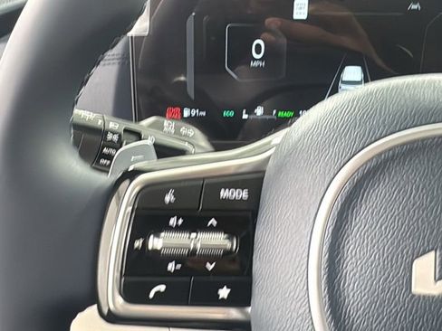New 2026 Kia Carnival SX w/ SX Dark Edition Package FWD image 24