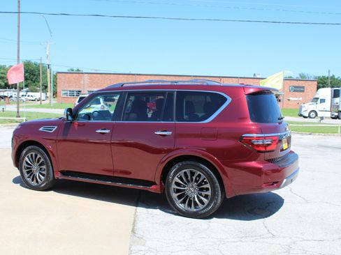 Used 2023 Nissan Armada Platinum w/ Captain's Chairs Package RWD image 8