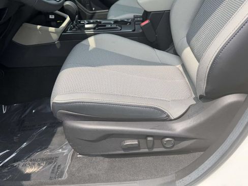 Certified 2026 Subaru Forester Premium w/ Base/Premium Package AWD/4WD image 17