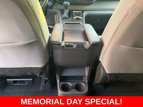 Used 2022 Toyota Sienna LE w/ LE Plus Package FWD image 15
