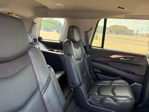 Used 2019 Cadillac Escalade Premium Luxury AWD/4WD image 51
