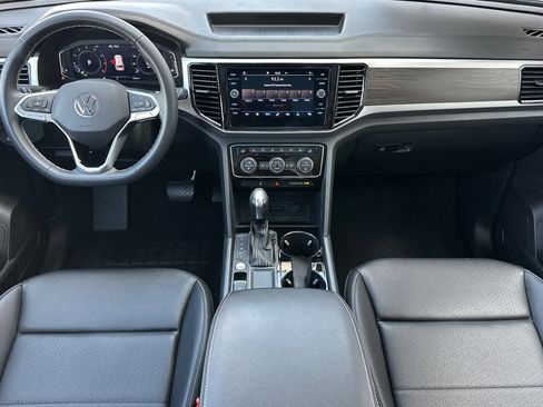 Used 2023 Volkswagen Atlas SE w/ Panoramic Sunroof Package FWD image 13
