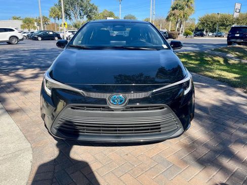 Used 2025 Toyota Corolla LE image 8