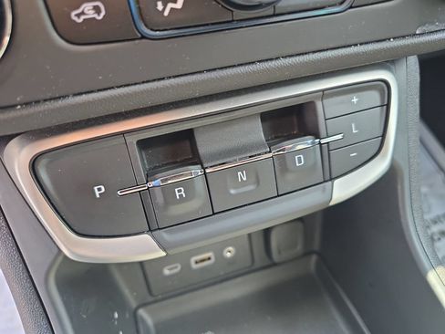 Used 2024 GMC Terrain SLE w/ Driver Convenience Package FWD image 49