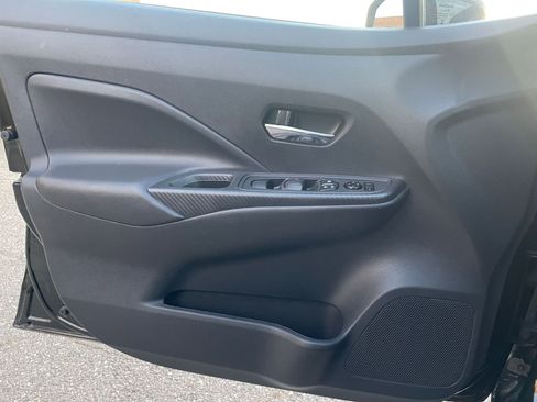 Used 2025 Nissan Versa SV image 18