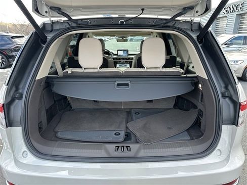 Certified 2023 Lincoln Aviator Standard w/ Premium Package image 43