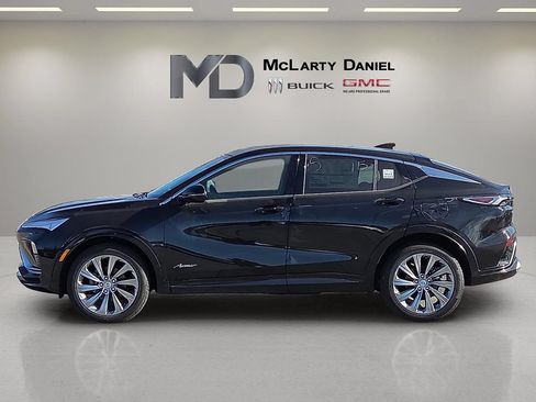 New 2026 Buick Envista Avenir FWD image 3
