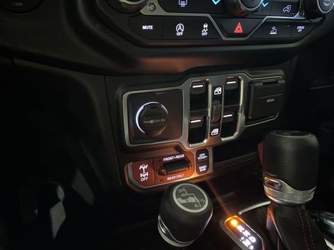 Used 2021 Jeep Wrangler Unlimited Rubicon image 9