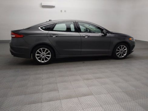 Used 2017 Ford Fusion SE FWD image 10