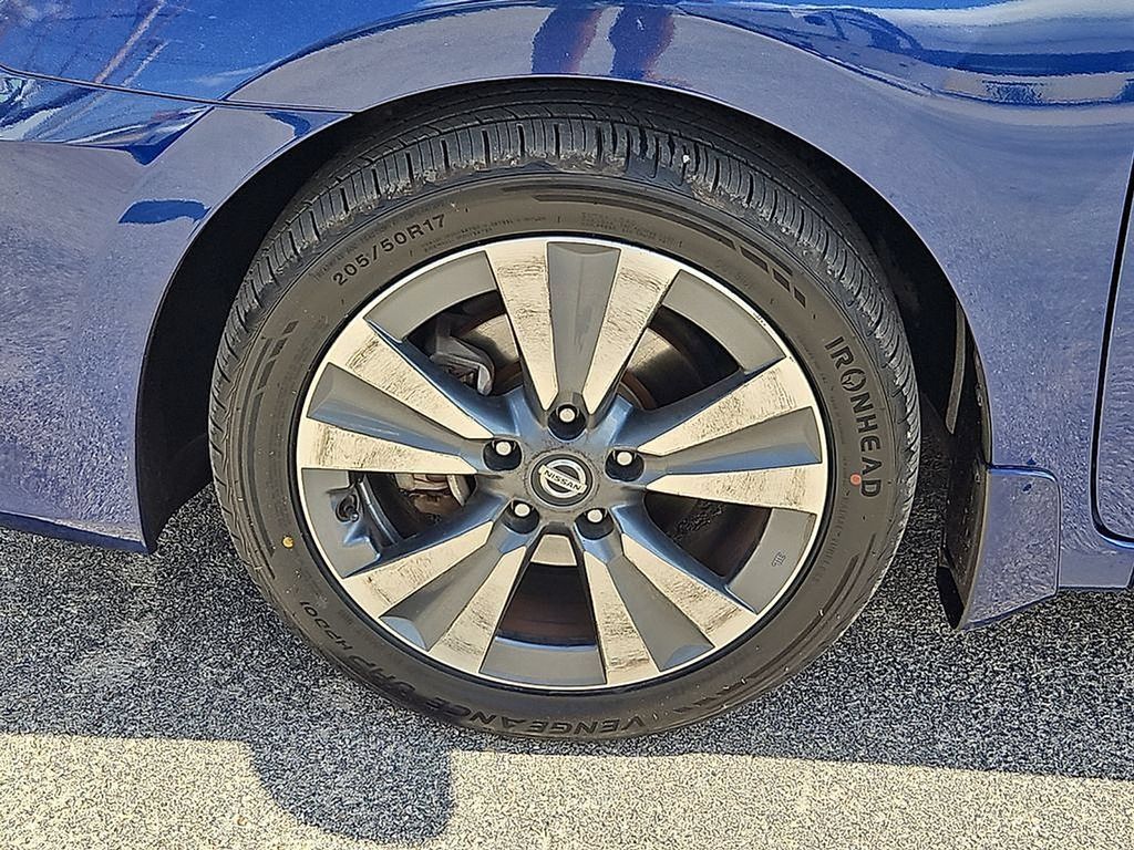 Used 2019 Nissan Sentra SV w/ Special Edition Package FWD image 13