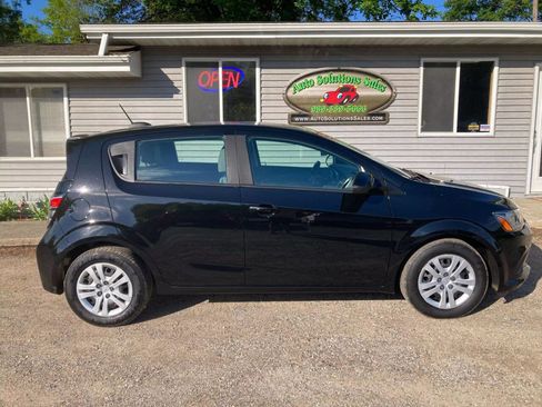 Used 2020 Chevrolet Sonic LT image 1