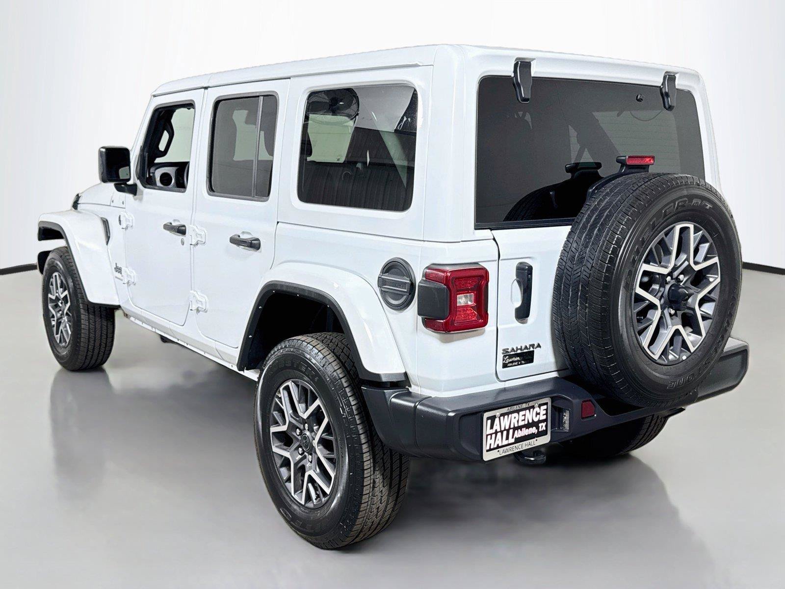 Used 2025 Jeep Wrangler Unlimited Sahara AWD/4WD image 35