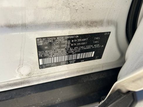 Used 2025 Toyota RAV4 LE AWD/4WD image 10
