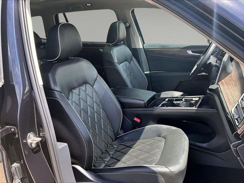 Used 2025 Volkswagen Atlas SEL Premium R-Line AWD/4WD image 34
