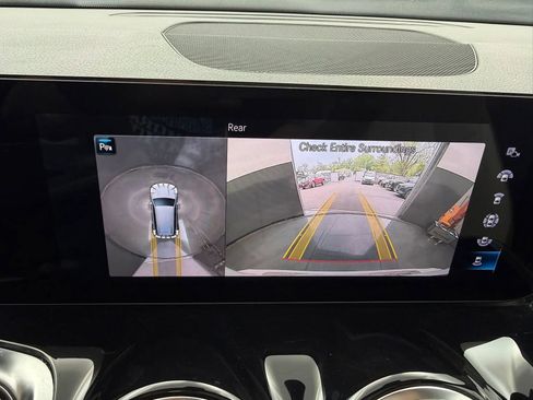 Used 2022 Mercedes-Benz GLB 250 4MATIC image 39