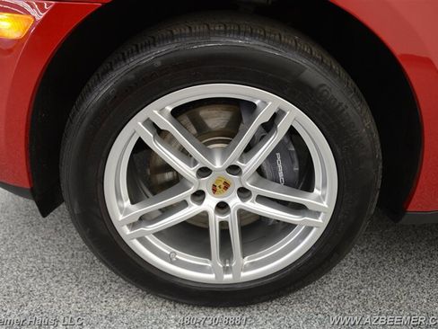 Used 2022 Porsche Macan image 44