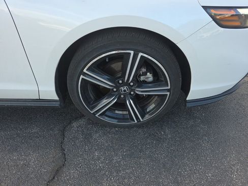 Used 2023 Honda Accord Sport image 9