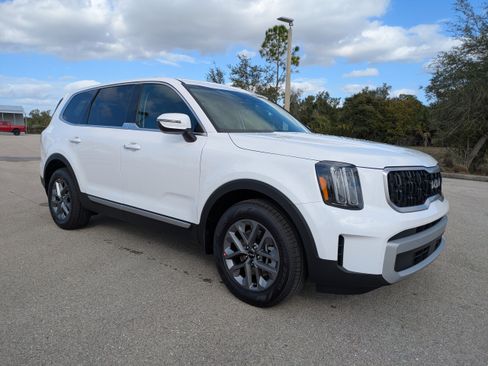 New 2025 Kia Telluride LX image 2