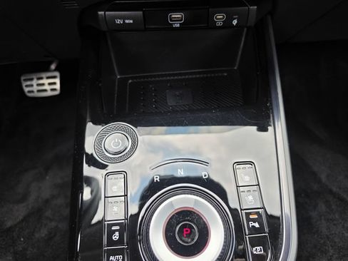 Used 2024 Kia Niro Wave w/ Wave Preserve Package FWD image 39