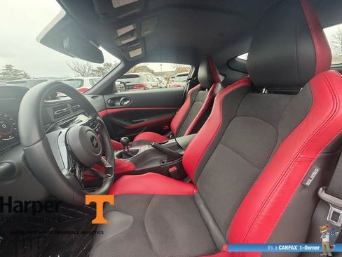 Used 2025 Nissan Z Performance w/ Floor Mat Package image 4