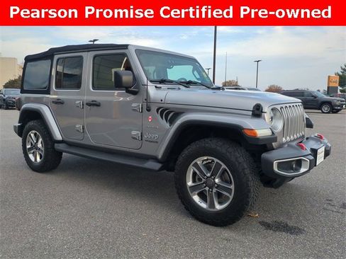 Used 2018 Jeep Wrangler Unlimited Sahara image 2
