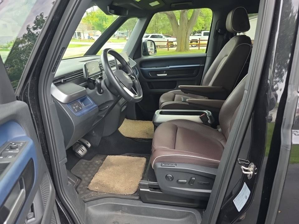 Used 2025 Volkswagen ID. Buzz 1st Edition RWD image 6