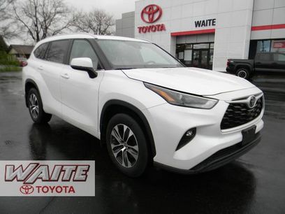 Used 2023 Toyota Highlander XLE