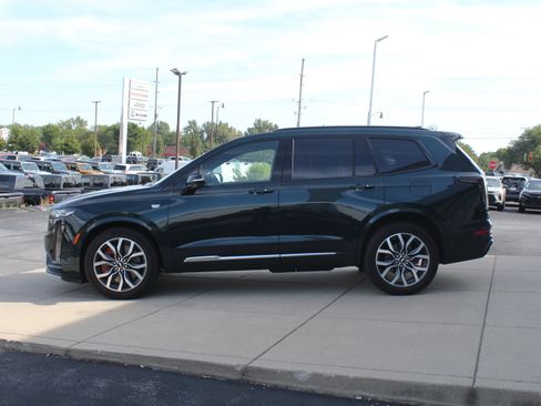 Used 2024 Cadillac XT6 Sport w/ Technology Package AWD/4WD image 10