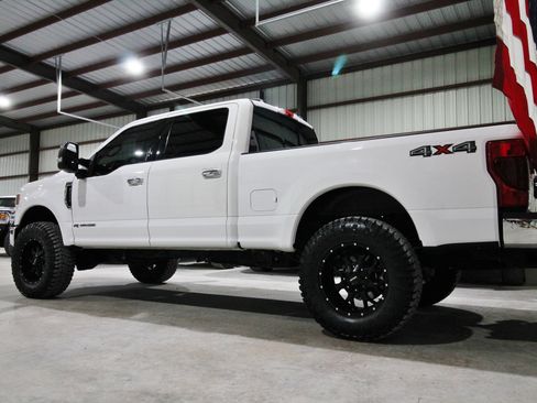 Used 2022 Ford F250 XLT w/ XLT Premium Package AWD/4WD image 7