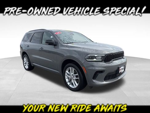 Used 2025 Dodge Durango GT image 1