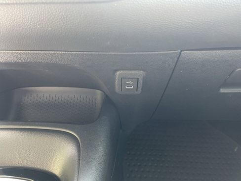 Used 2024 Toyota Corolla LE FWD image 28